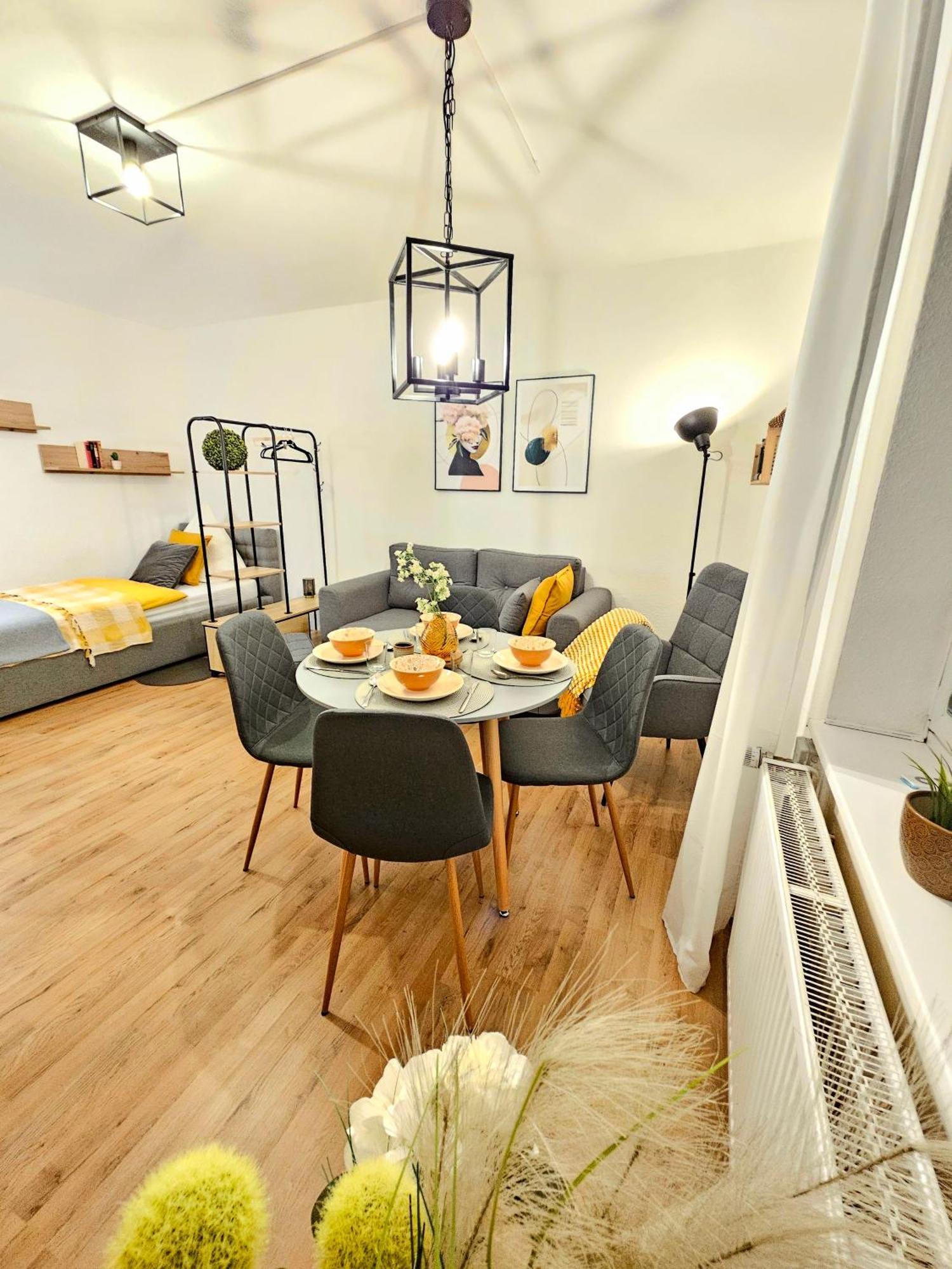 Fewo Honey, Ganze Ferienwohnung Mit 3 Schlafzimmern, Waschmaschine,Businesswohnung, Monteurzimmer Salzgitter Exteriör bild